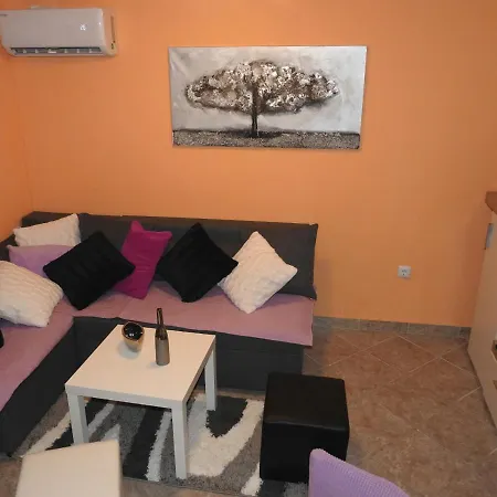 M&M Apartment
